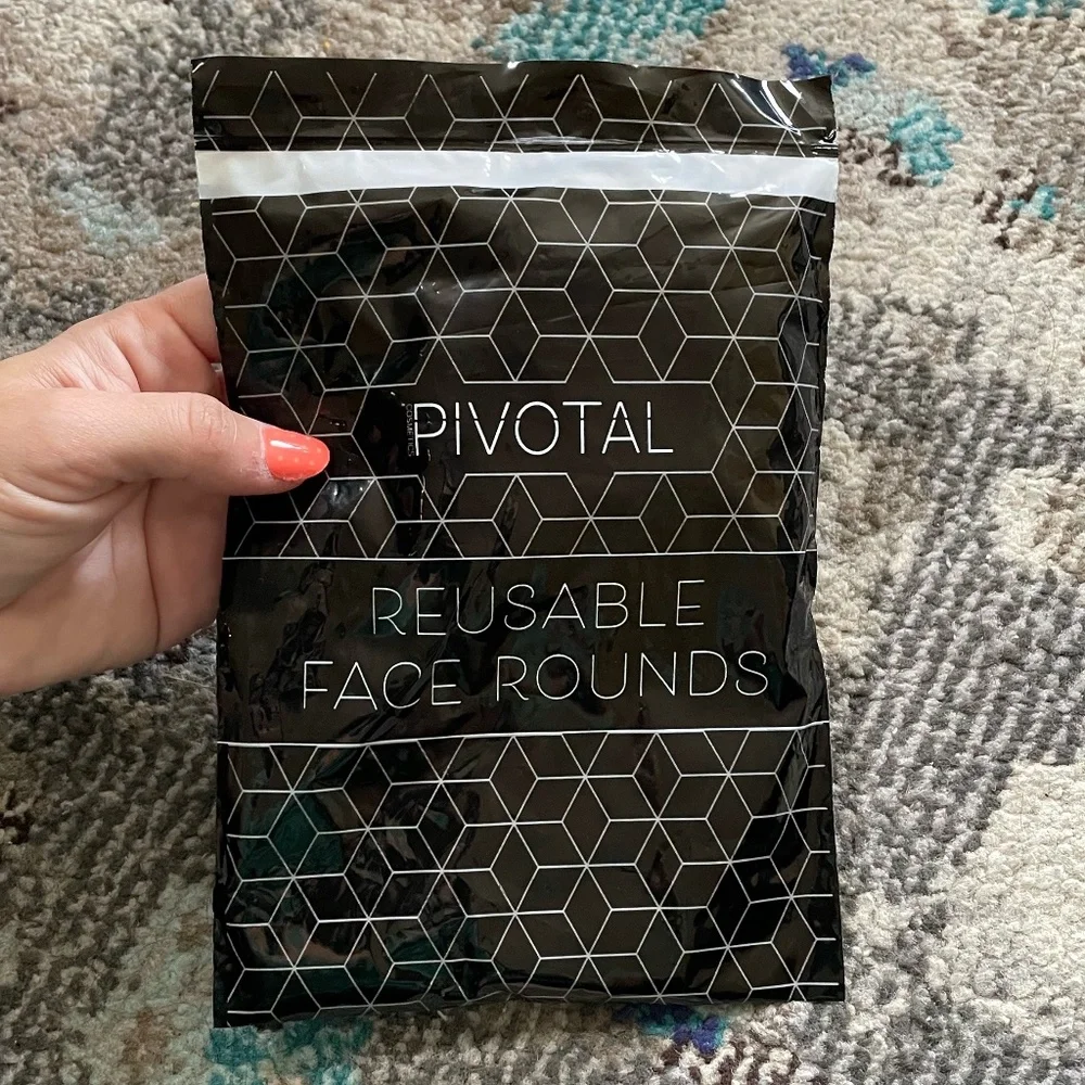 Pivotal Reusable Face Rounds - 3 Pack - Picture 2 of 4